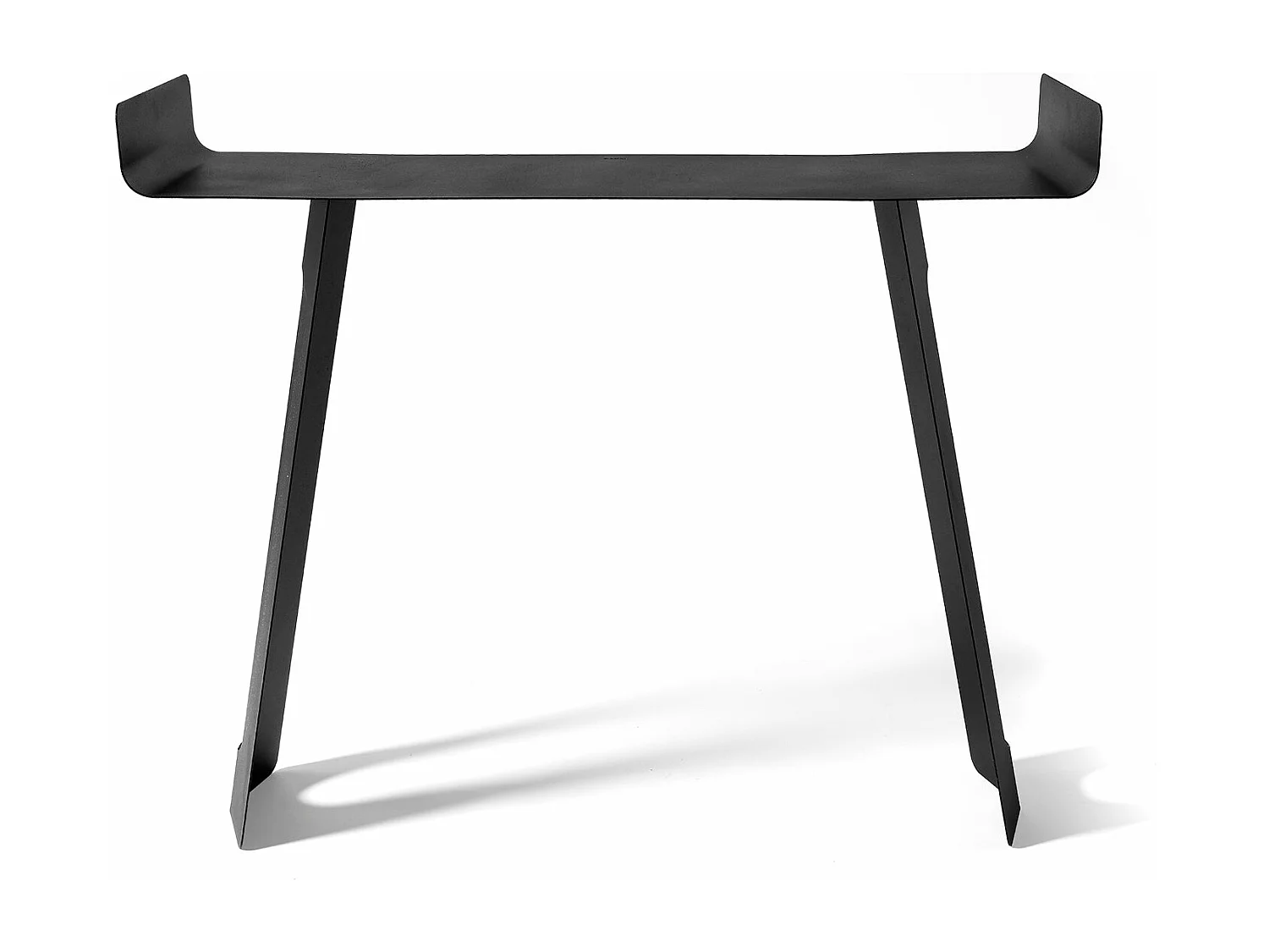 Konsola Tibet 110x35x85 cm, wykonana z czarnego żelaza. Perforowany, zakrzywiony kształt. Nowoczesne meble wejściowe. . Czarny. 4104971 - obrazek 1