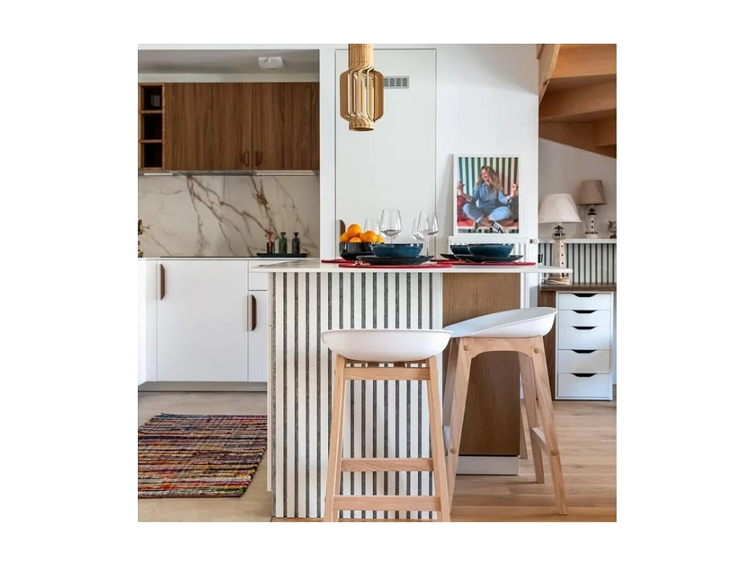 Komplet 65cm drewnianych krzeseł barowych RIVA 4104586 - obrazek 1