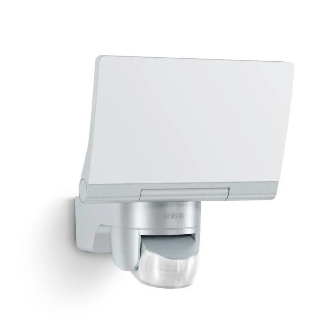 Naświetlacz z czujnikiem Steinel XLED home 2 S LED PIR 13,7W 3000K 1550lm IP44 IK03 230V srebrny / tworzywo sztuczne ST033057 - obrazek 1