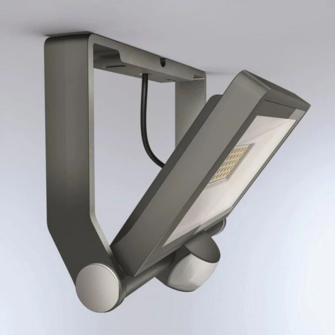 Naświetlacz z czujnikiem Steinel XLED ONE S LED PIR 18,6W 3000K 2050lm IP44 IK03 230V antracytowy / aluminium ST065249 - obrazek 2