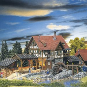 Tartak z napędem, Faller 130229, 345 x 200 x 145 mm, skala H0 Tartak z napędem, Faller 130229, 345 x 200 x 145 mm, skala H0