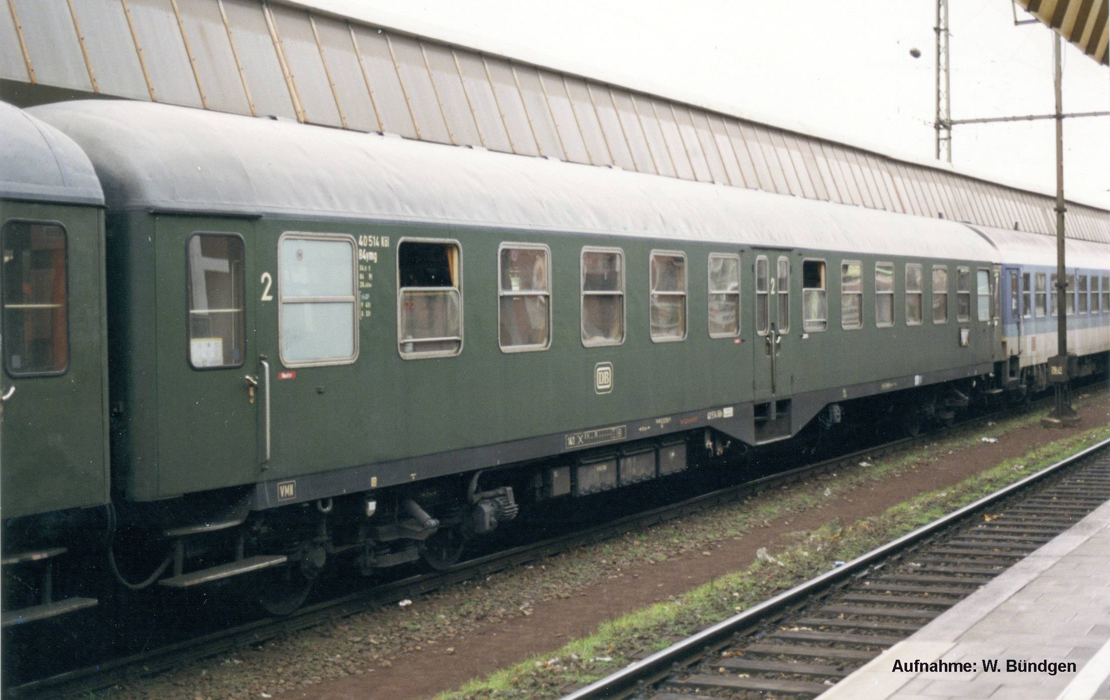Wagon osobowy Piko H0 59680 Wózek centralny H0 DB Bym 2 klasa - obrazek 1