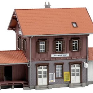 Zestaw do złożenia Faller 110133 H0 Dworzec kolejowy w Kleinengstingen 1 szt. Zestaw do złożenia Faller 110133 H0 Dworzec kolejowy w Kleinengstingen 1 szt.